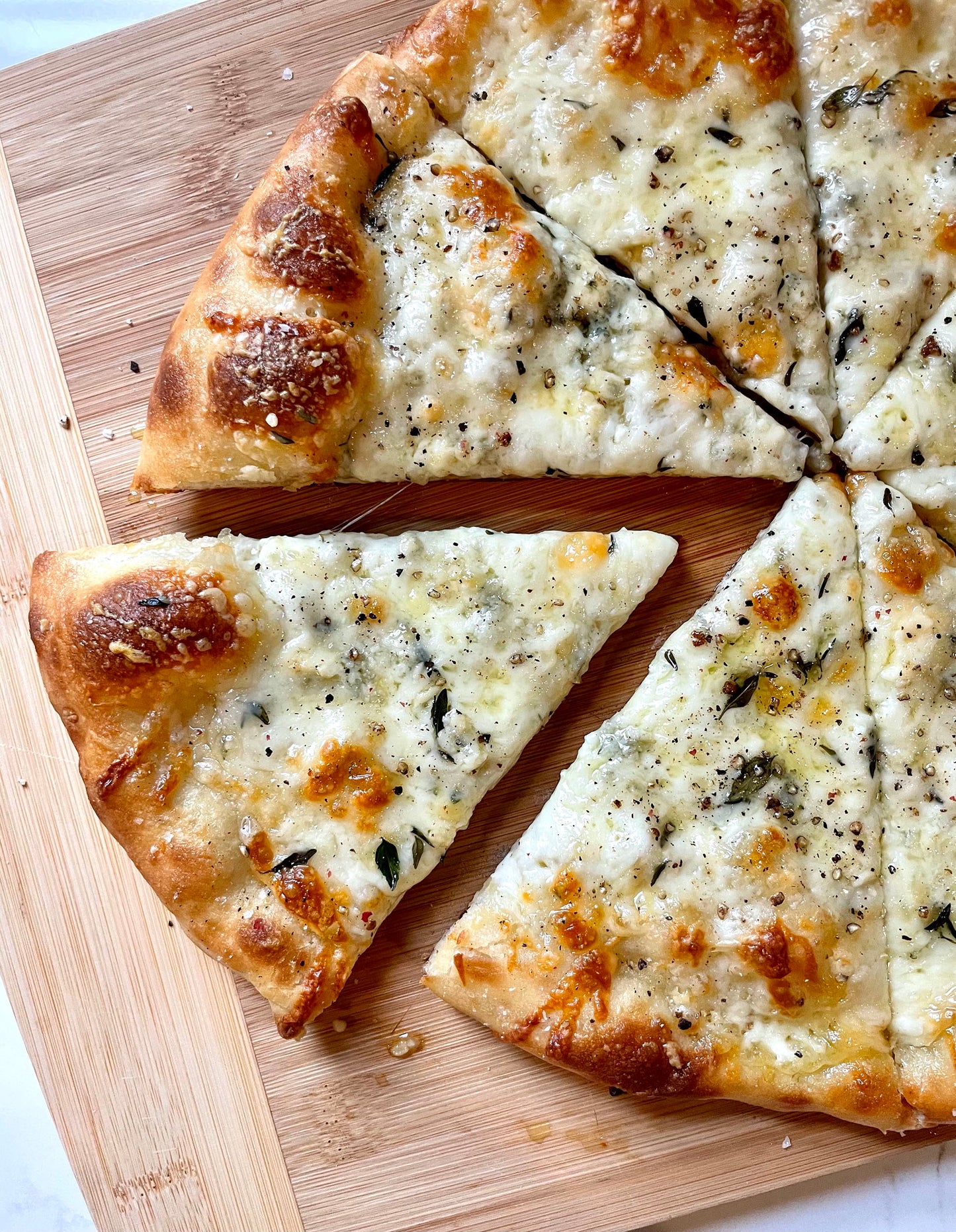 Pizza four cheese