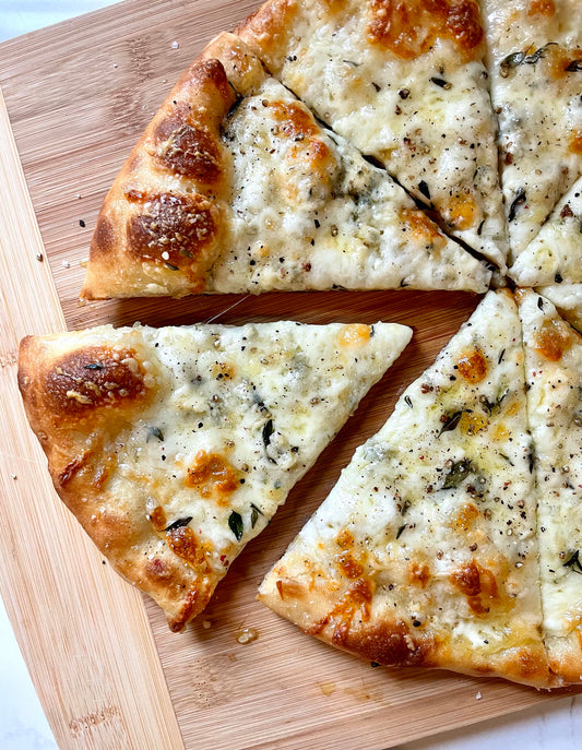 Pizza four cheese