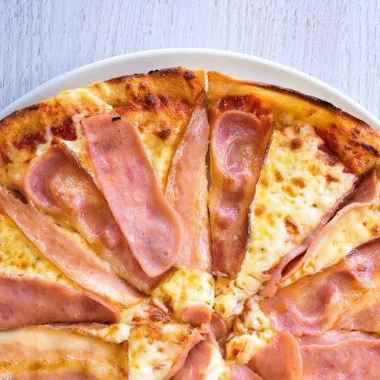 Pizza with ham